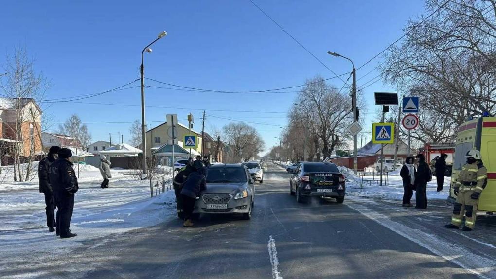 В Омске водитель иномарки сбил двух пешеходов на «зебре»