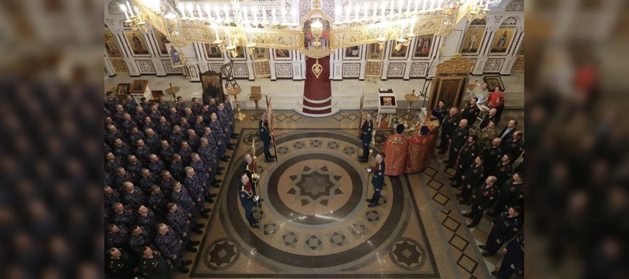 Благодарственный молебен с крестным ходом состоялся в Главном храме Росгвардии в преддверии Дня Победы (видео)