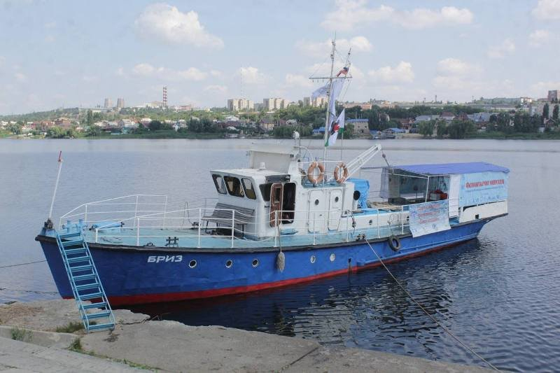 «Флотилия плавучих университетов» пришвартовалась в Камышине