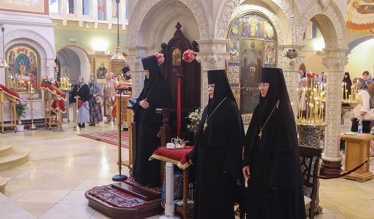 Зачатьевский женский монастырь в Москве