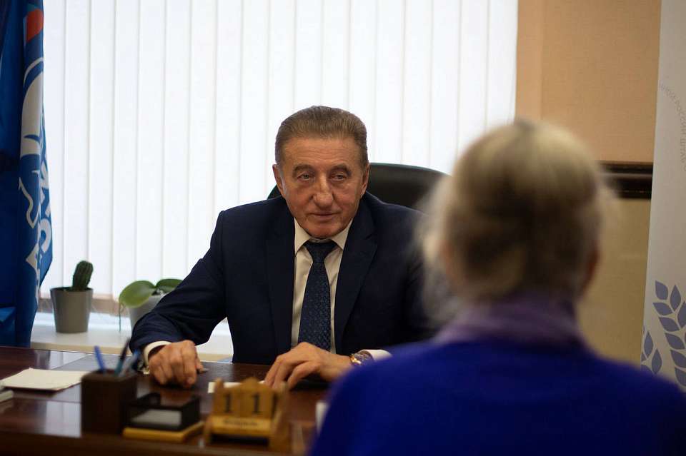 От стратегических инициатив - до советов по утеплению дачи. Сергей Лукин провел личный прием граждан 