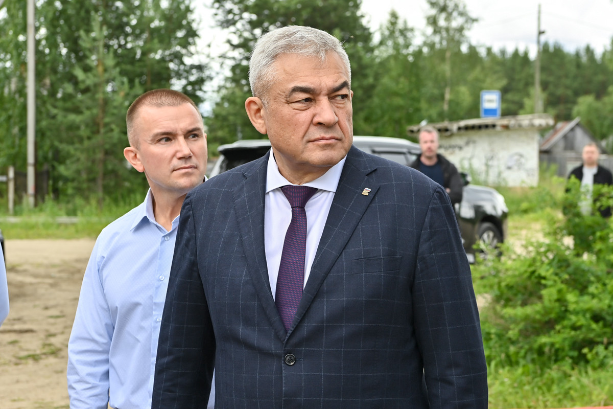 Изображение новости "Ростислав Гольдштейн проверил ход строительства ФАПа в Усть-Ухте"