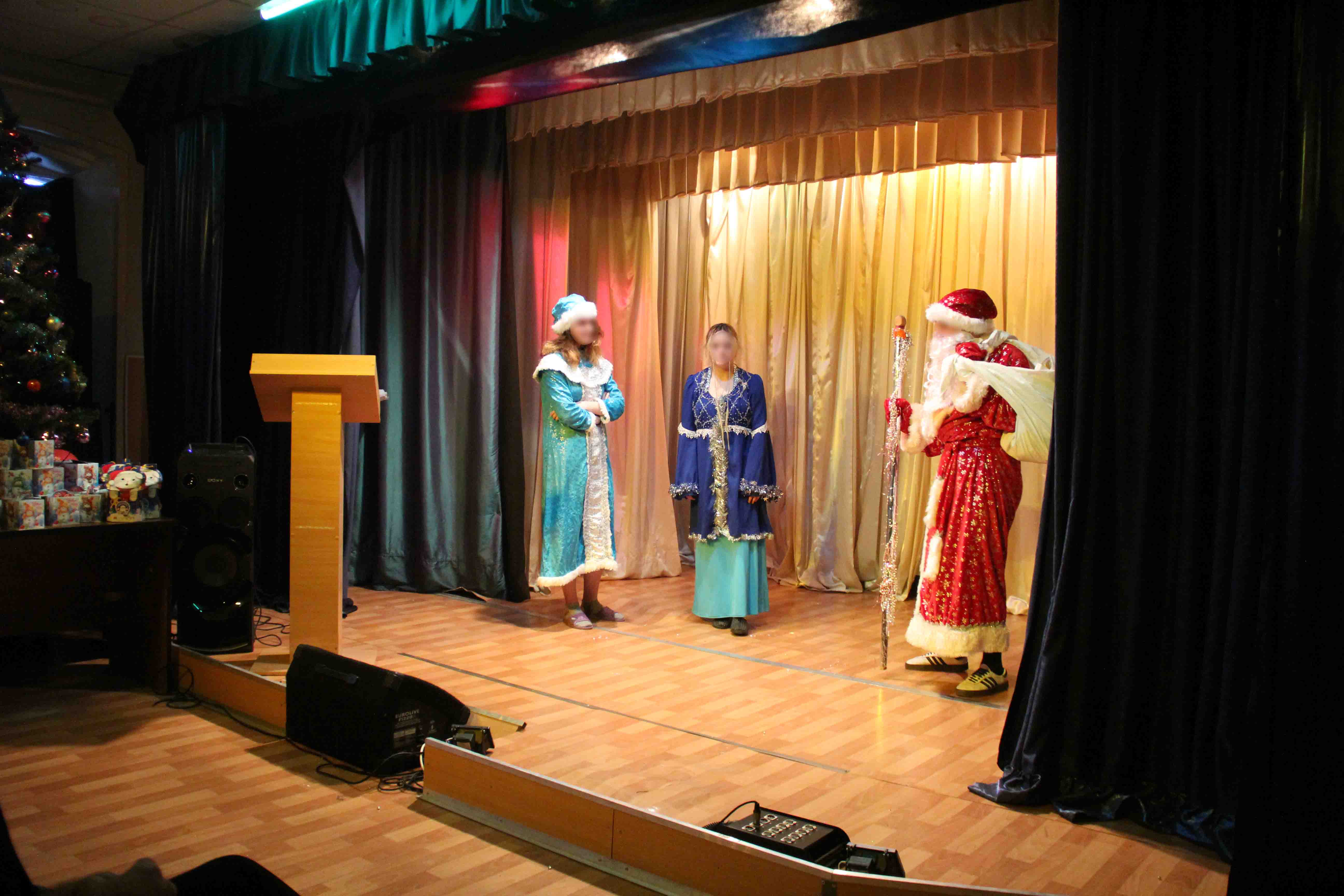 Ик 7 горшков. Сотрудник фсин. Новый год уфсин. Уполномоченная по правам ребенка рт волынец. Волгоградская женщина которая делает елочные игрушки.