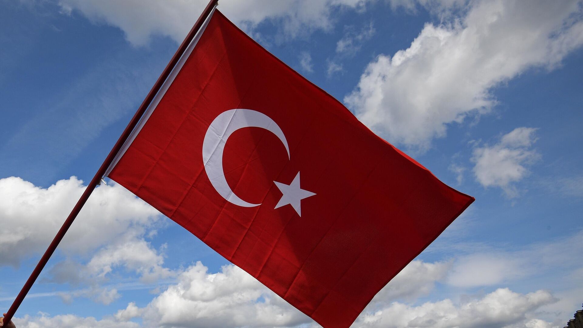 Турция 6 февраль. Турецкий флаг. Турецкий флаг землетрясение. Турецкий флаг соболезнования. Турция землетрясение 2023 флаг.