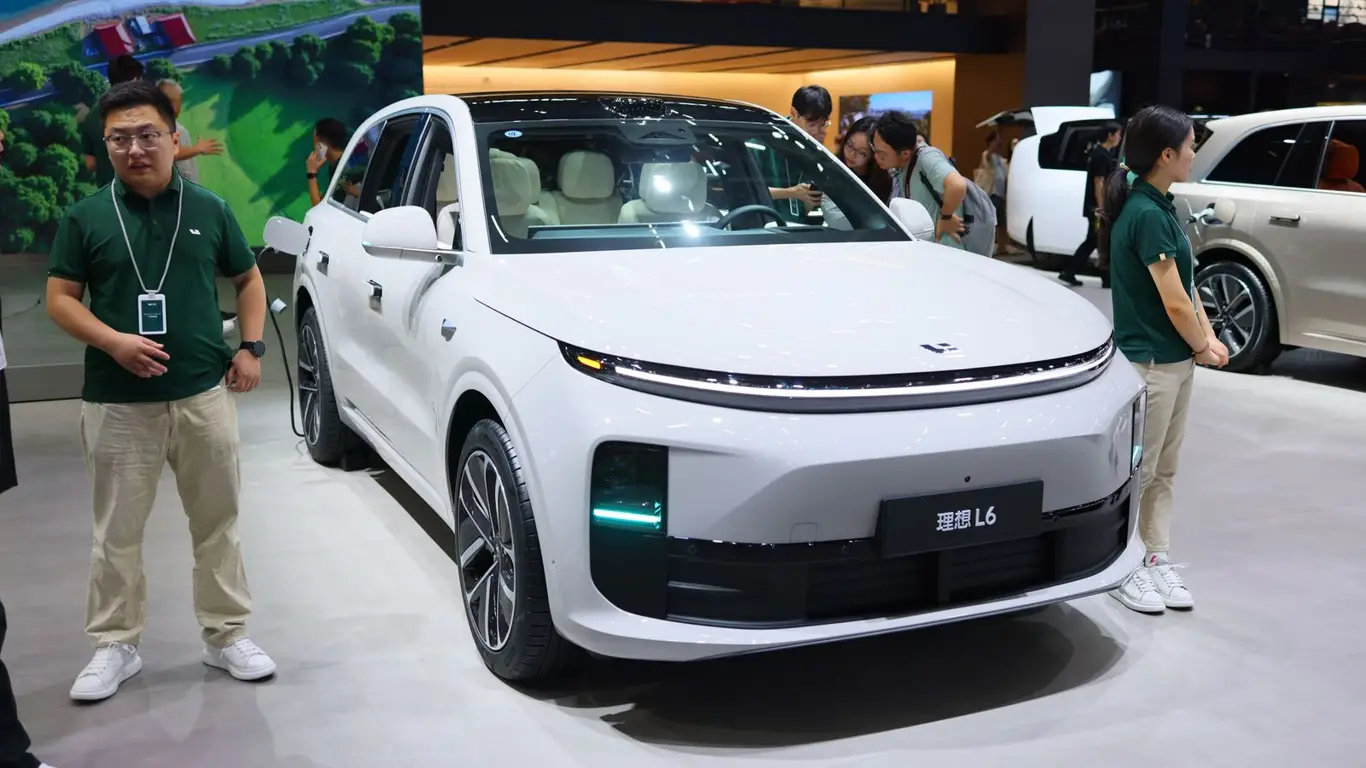 Самолет за машину: бренд Li Auto расплачивается с владельцами перелетами