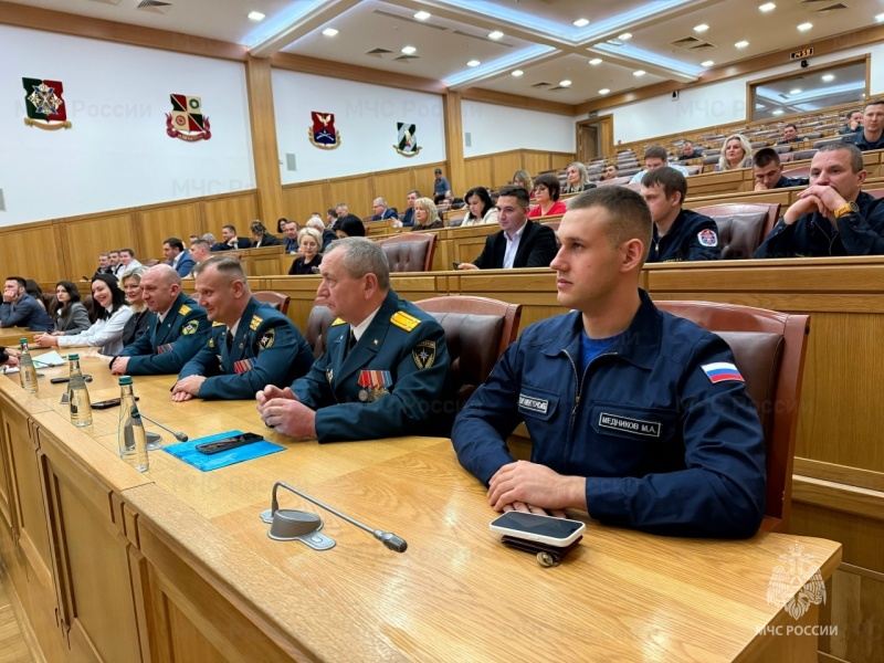 Сотрудники МЧС России Восточного административного округа отмечены наградами Префектуры ВАО