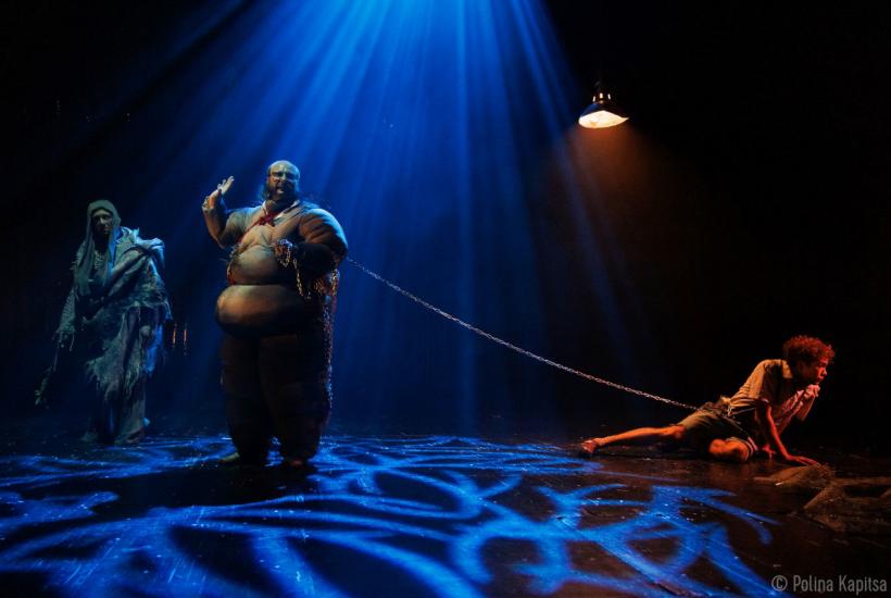 Сцена из спектакля театра Модерн Скотный двор