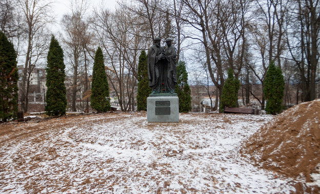 Александровский сад остался без брусчатки