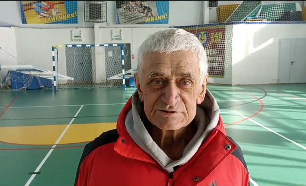 На своем избирательном участке в Омутнинске проголосовал Олимпийский чемпион Юрий Скобов