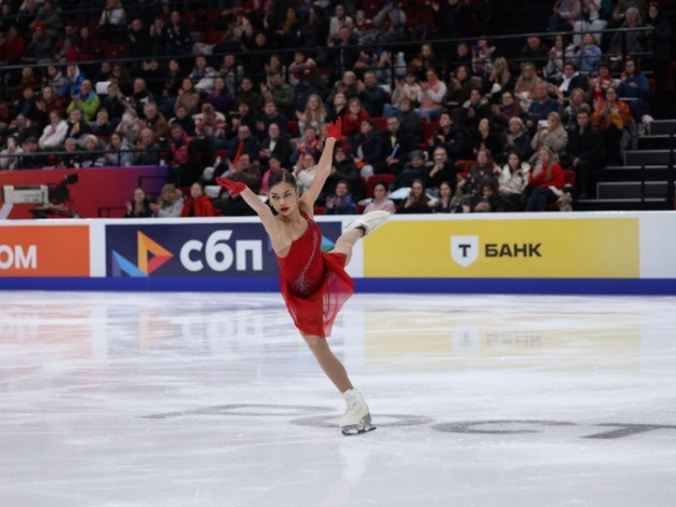 Аделия Петросян и Владислав Дикиджи стали чемпионами России по фигурному катанию в Омске