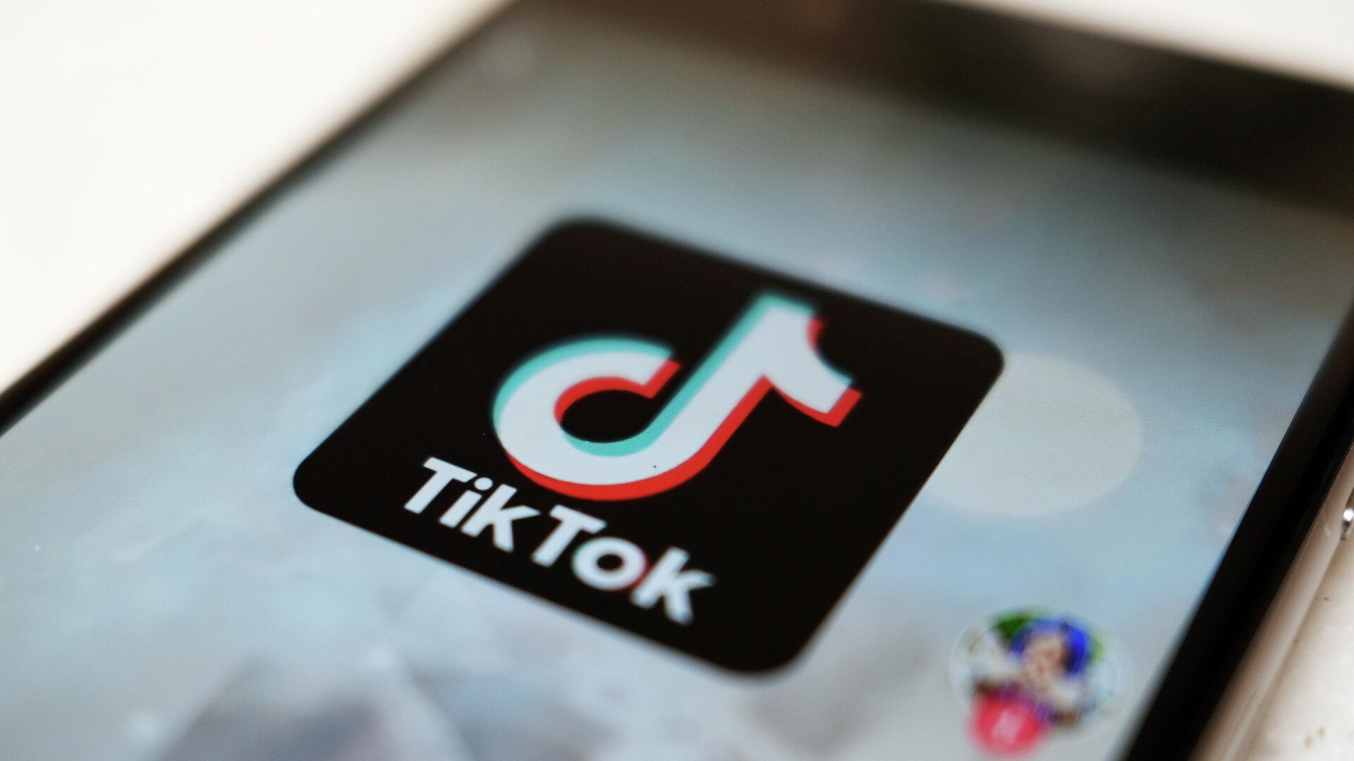 Сделка высокого уровня о продаже в США соцсети TikTok может быть заключена ...