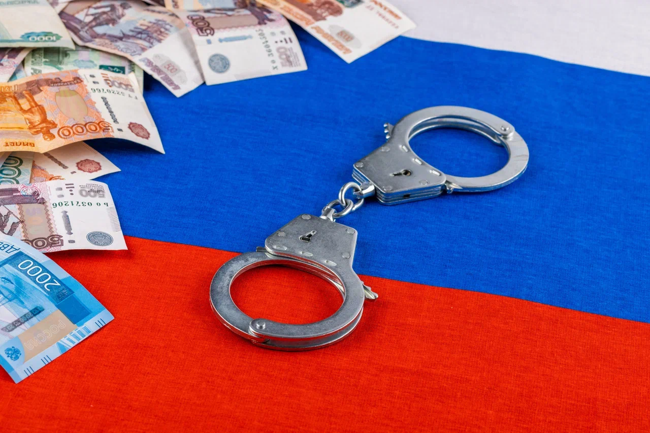 Особый отдел полиции Петербурга: Силовиков уличили в махинациях с легализацией мигрантов