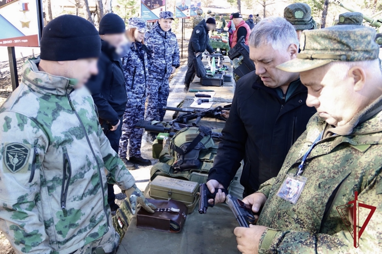 Росгвардия в Амурской области приняла участие в Военно-техническом форуме