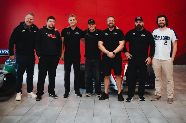 Мик Шумахер и его команда, фото из социальных сетей