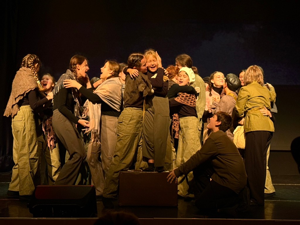 Спектакль о детях войны показали театралы из Воскресенска