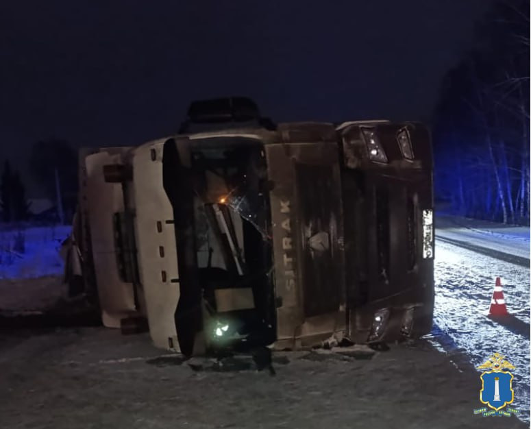 В Карсунском районе перевернулась фура