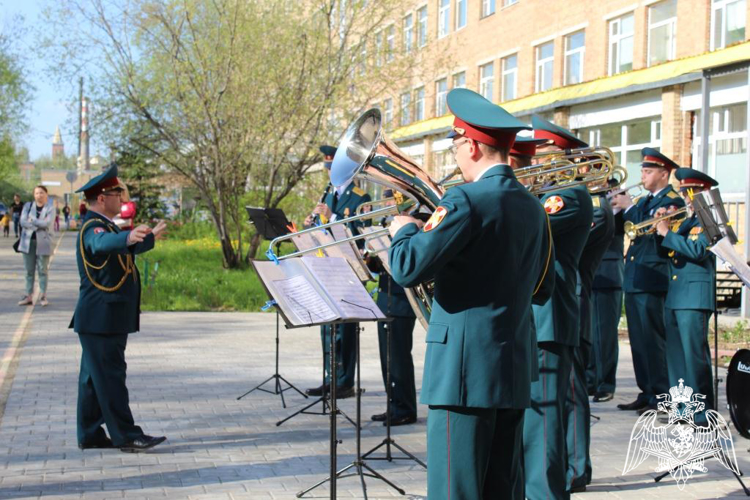 Военный оркестр Центра подготовки личного состава Северо-Западного округа Росгвардии отмечает профессиональный праздник