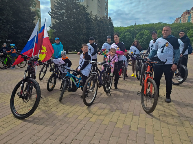  В Ставрополе росгвардейцы приняли участие в общегородской акции «Веломарш Победы»