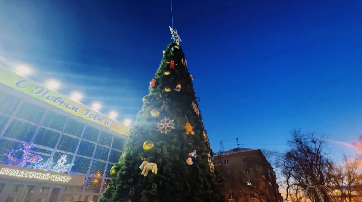 Первый новогодний городок открыли в Хабаровске