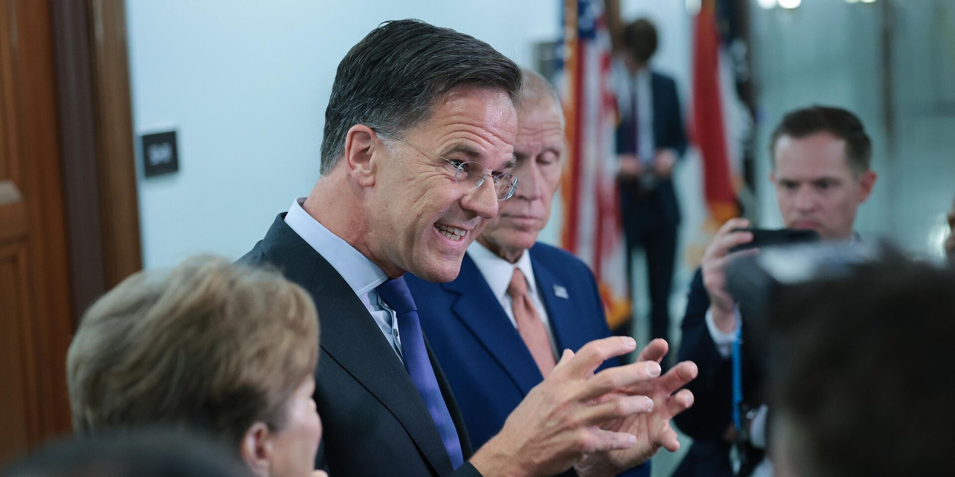 Генеральный секретарь НАТО Марк Рютте во время пресс-конференции на Капитолийском холме в Вашингтоне - ИноСМИ, 1920, 22.10.2025