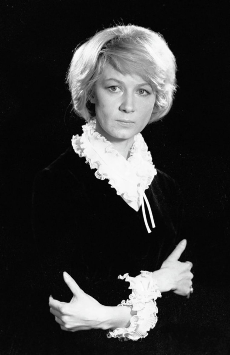 Алла Демидова с самого детства мечтала стать актрисой