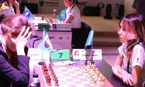 Боевой дух казахстанок оценила капитан женской сборной мира по шахматам Дана Рейзниеце-Озола