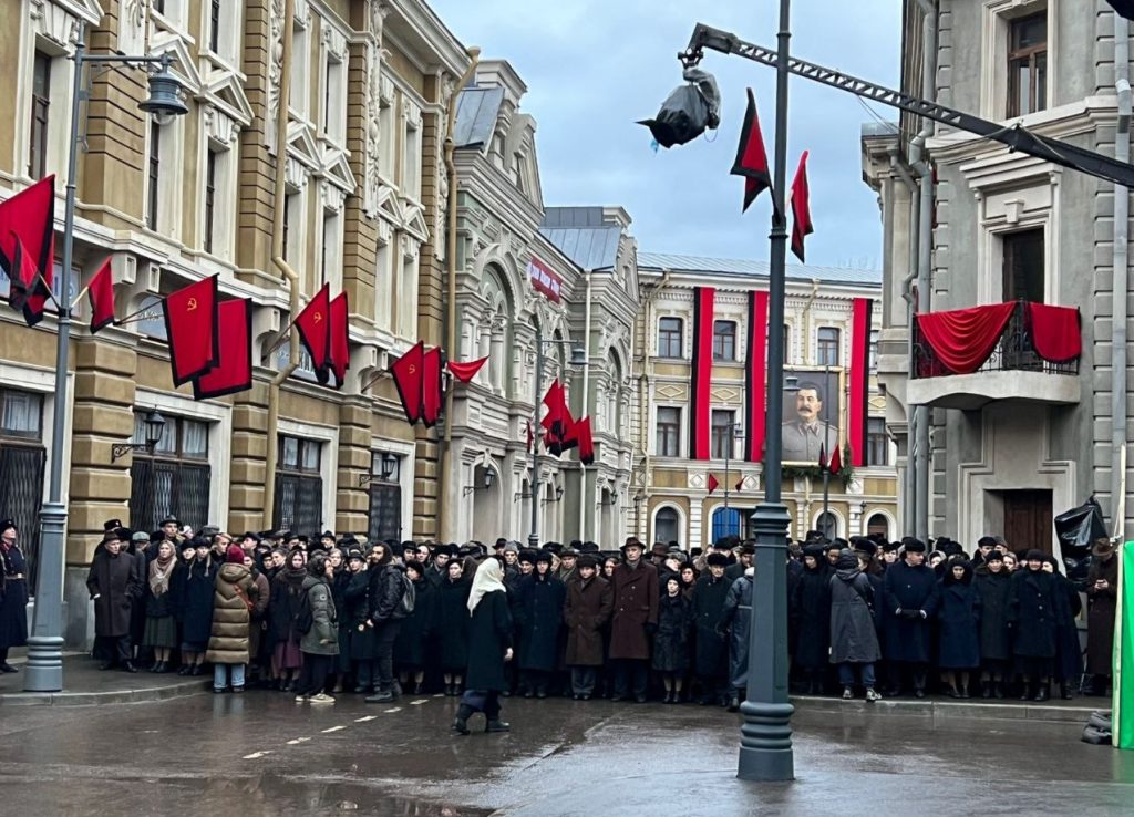 Превратить «Шум времени» в музыку: Репортаж со съемочной площадки фильма Алексея Учителя