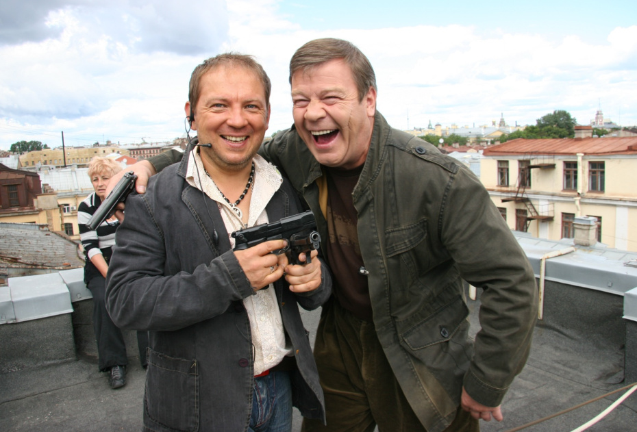 Андрей Федорцов и Сергей Селин (слева направо) на съемочной площадке телевизионного сериала режиссера Игоря Мужжухина «Литейный, 4»