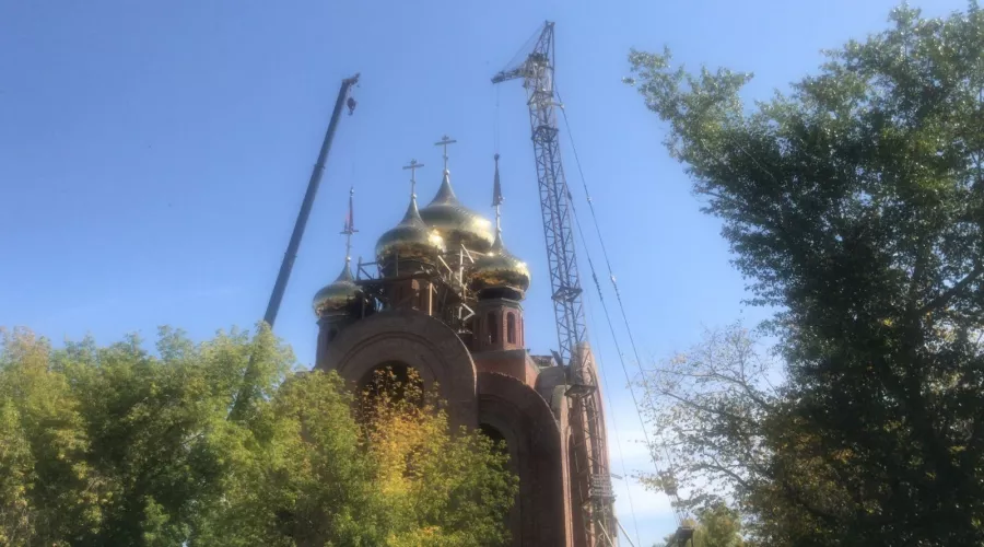 В городе Брянске строят храм