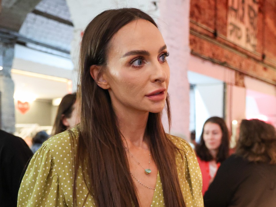 Пока племянника подозревают в нехорошем: Варнава выставила фото в мини-бикини