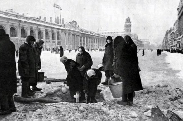 Из Ленинграда в Омск эвакуировали десятки тысяч людей, многие из них были детьми-сиротами.