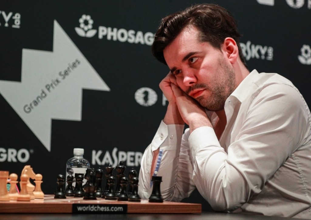 Российский гроссмейстер сыграл вничью с чемпионкой мира из Китая
