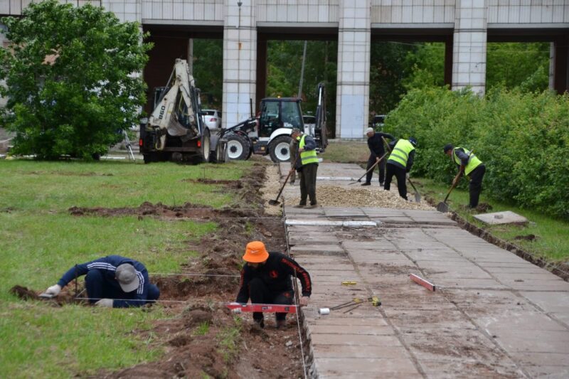 В Кирово-Чепецке начали ремонт у стелы