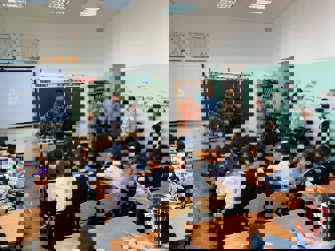 Со службой в Росгвардии познакомились на патриотическом уроке ученики Чурапчинской средней школы