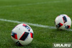 Группа мужчин напала на игрока в футбол