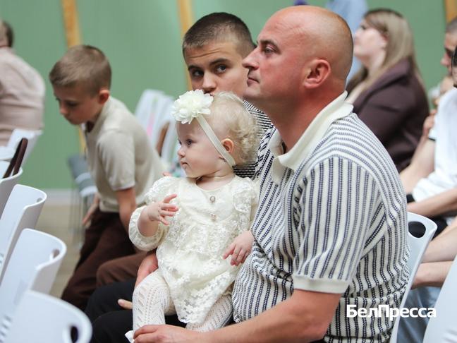 В Белгородском округе наградили многодетных матерей, воспитывающих четырёх и более детей - Изображение 2