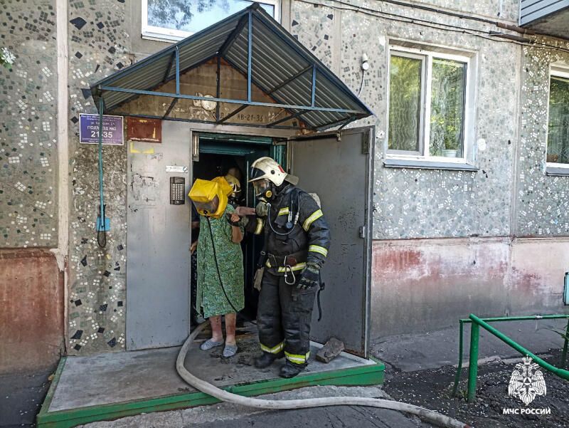За сутки омские огнеборцы ликвидировали десять пожаров