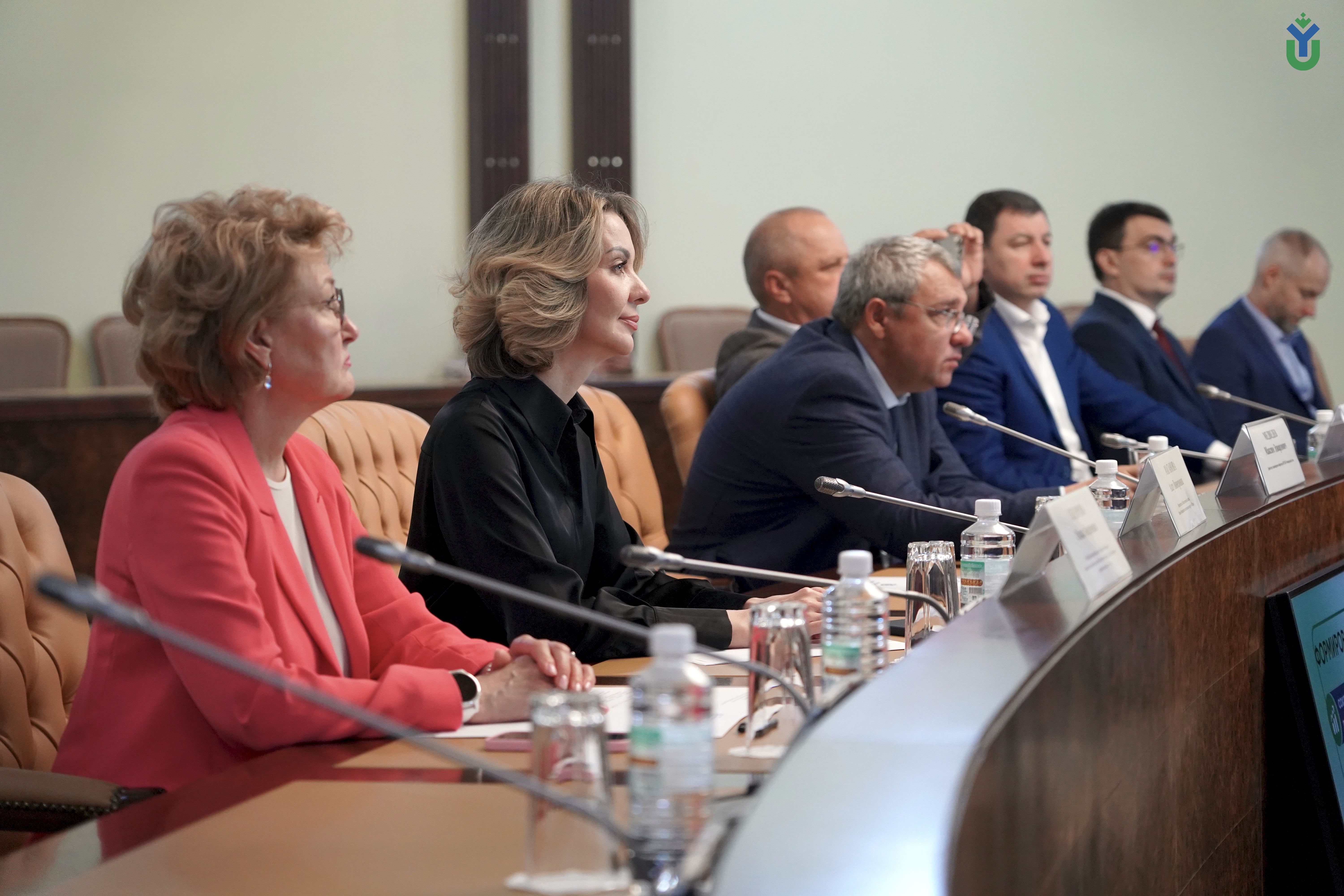 На заседании Попечительского совета ЮГУ обсудили меры поддержки студентов и выпускников