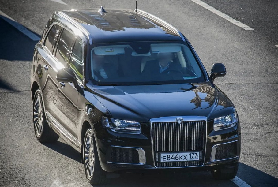 Аурус автомобиль белый