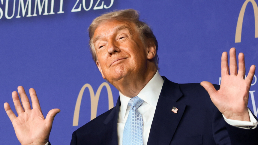 В США прекратили уголовное дело против Дональда Трампа