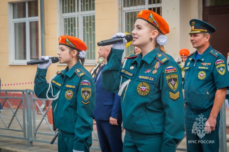 Торжественная линейка в честь начала учебного года в школе №28