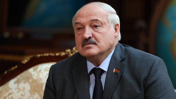 Лукашенко предупредил Британию: Россия поставит нам боеприпасы с настоящим ураном