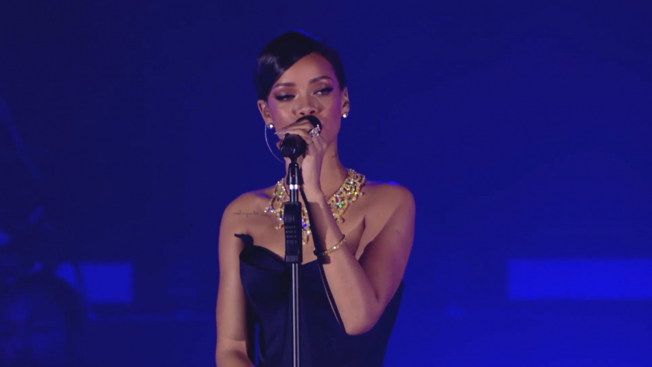 Рианна вернулась на светское мероприятие после рождения третьего ребенка