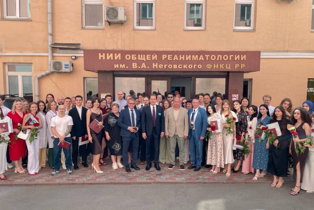 Врачи будущего: в ФНКЦ РР торжественно вручили дипломы новому поколению анестезиологов-реаниматологов