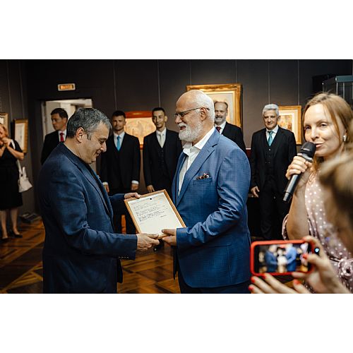 Выставка из собрания Андрея Конькова открылась в Курске