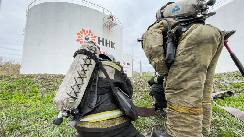 «Возгорание» тушили 55 человек: камчатские пожарные провели учения на территории аэропорта в городе Елизово