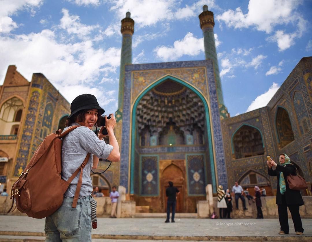 туристы в иране