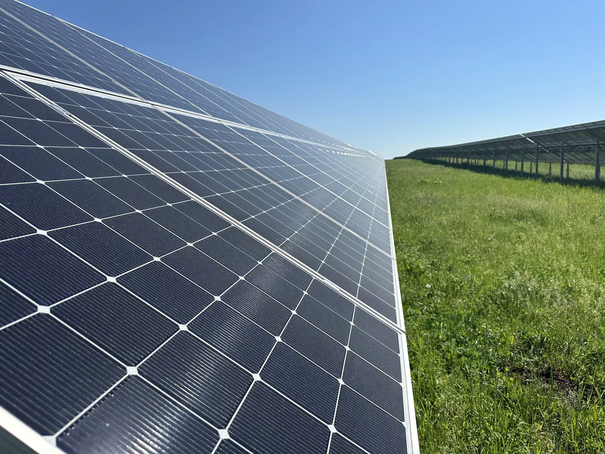 Управлять мощностью солнечных электростанций Среднего Урала теперь можно дистанционно