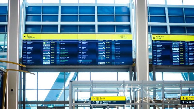 Южно сахалинск курильск авиабилеты. Доска в аэропорту. От Board Airport. Airport information Board. Flight information Board.