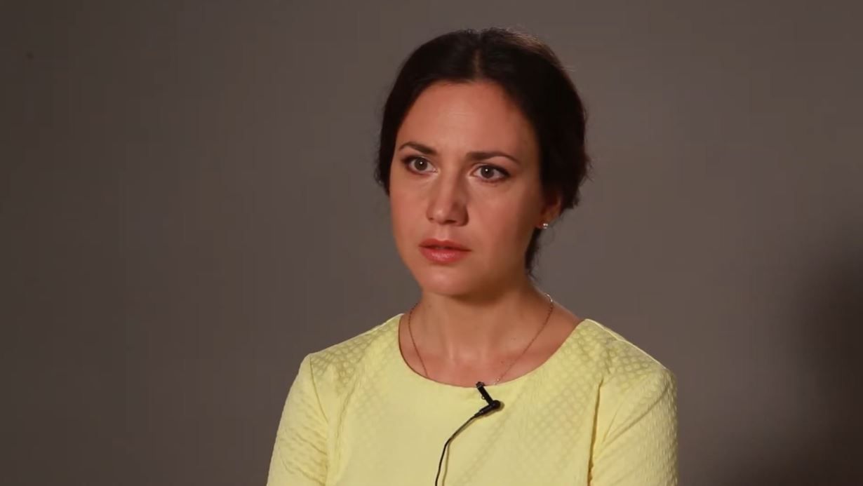 Надежда Бахтина босиком